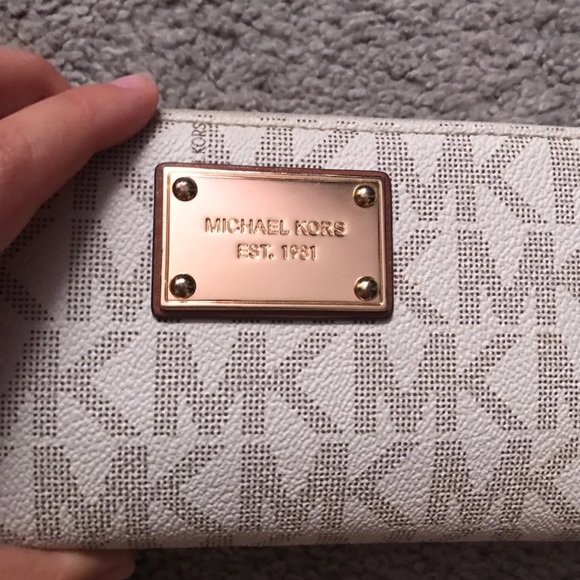 MK wallet - Picture 2 of 4
